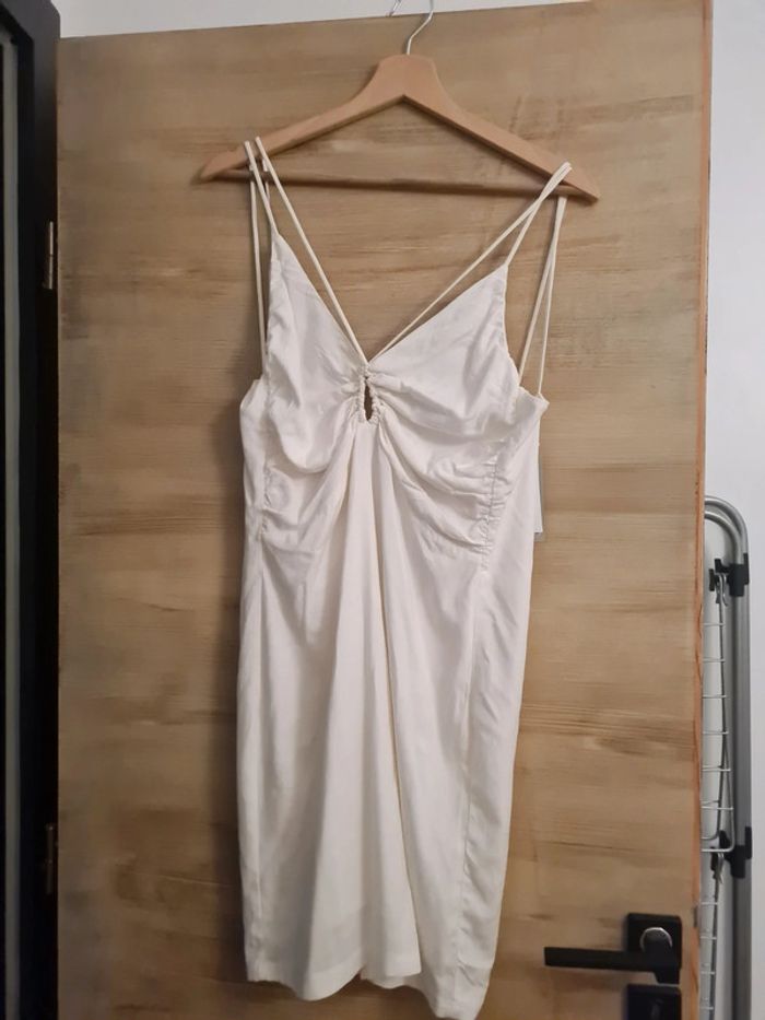 Robe ecru dos nu 🤍 - photo numéro 4