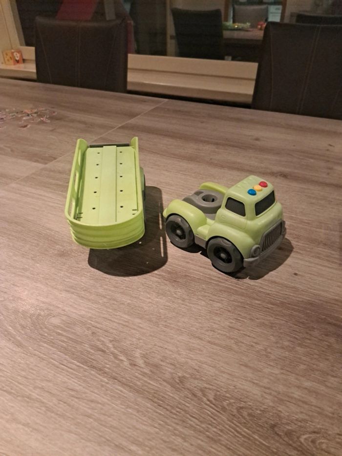 Camion qui fait du bruit - photo numéro 7