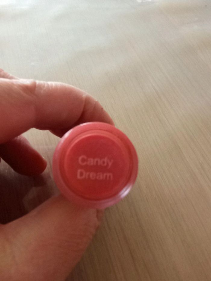 Rouge à lèvres W7 - photo numéro 2