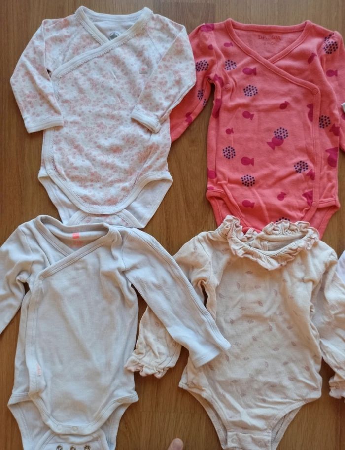 Lot de bodies 6 mois - photo numéro 2