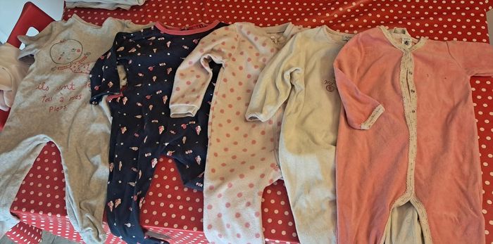 Lot pyjama + Body - photo numéro 2