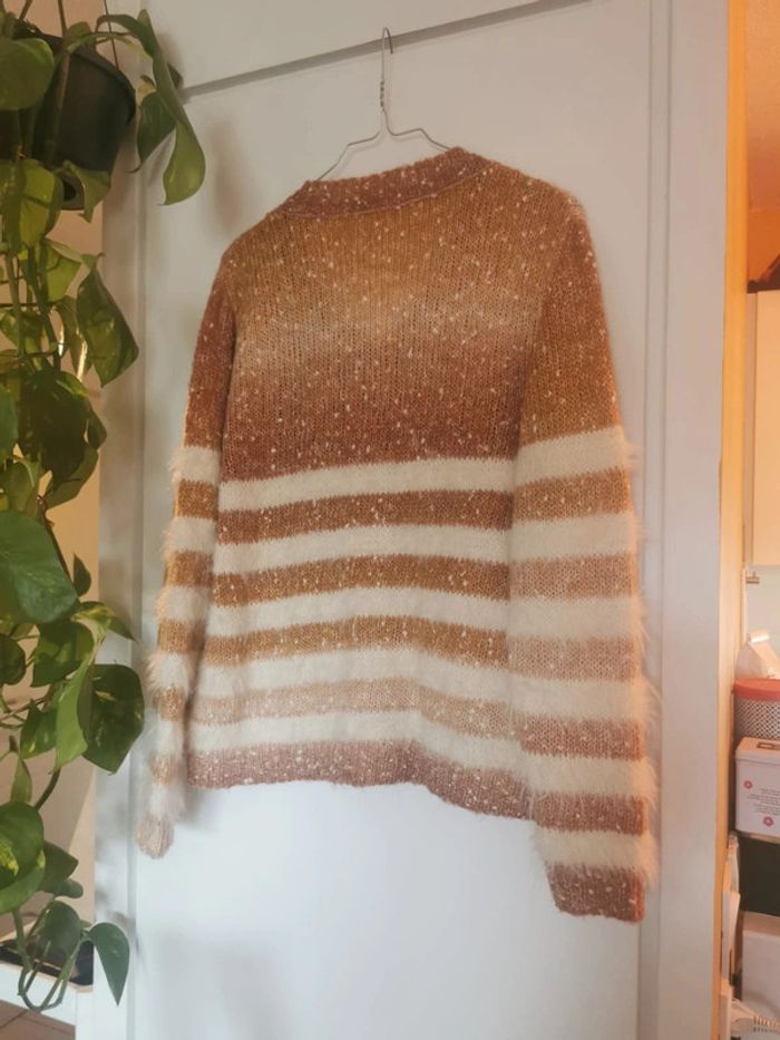 Pull rayé marron et blanc - photo numéro 2