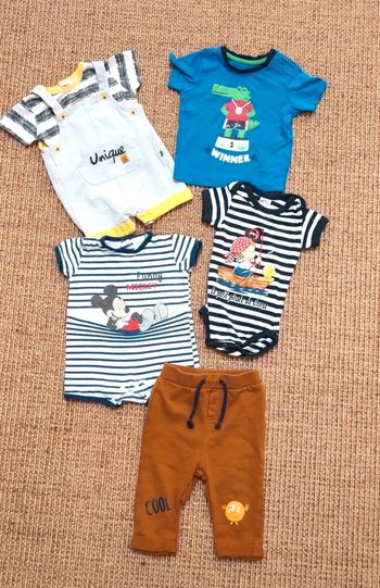 Lot 6/9 mois body combinaison t-shirt pantalon