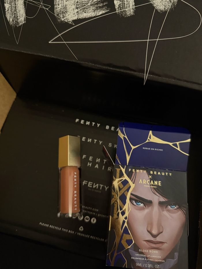 Arcane Gloss Bomb Universal Lip Luminizer – League of Legends x Fenty Beauty - photo numéro 2