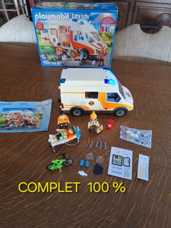 Playmobil ambulance 70049