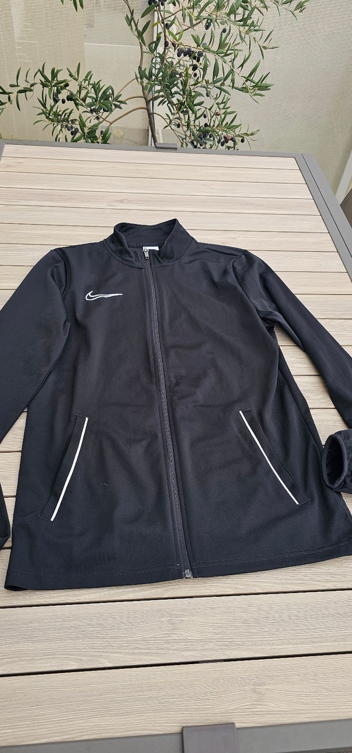Veste noir Nike taille M - photo numéro 4