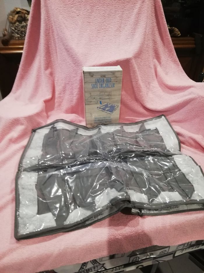 Lot 2 rangements chaussures ou autres Primark neufs