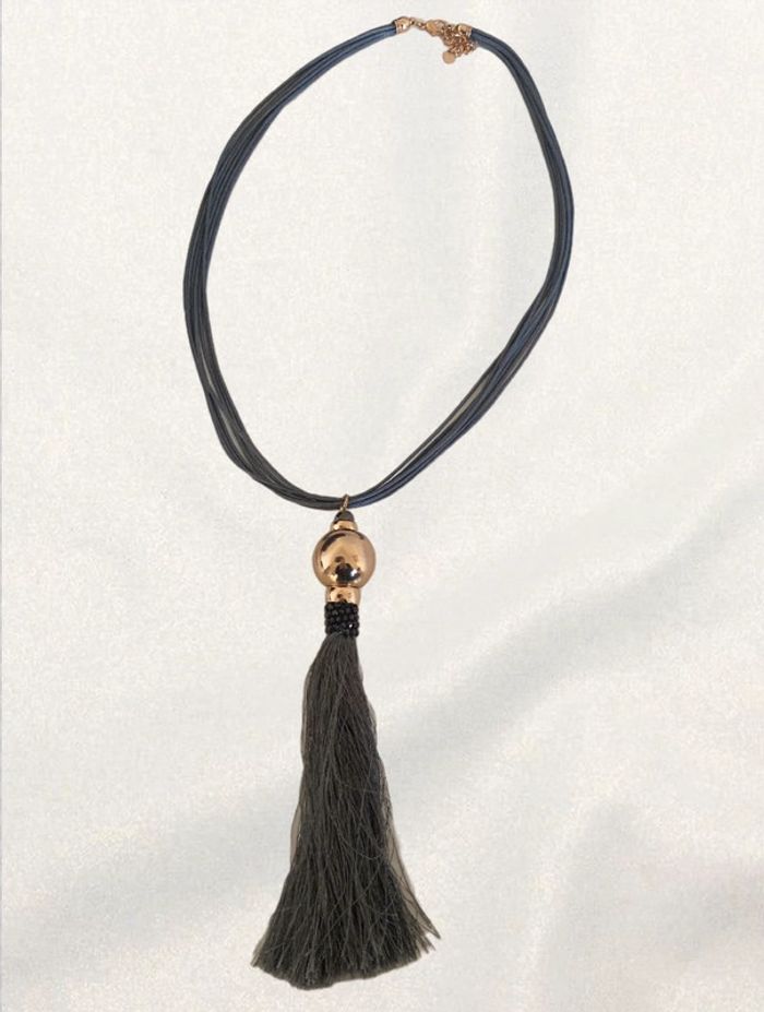 Long collier avec floche gris foncé et doré très bon état - photo numéro 2
