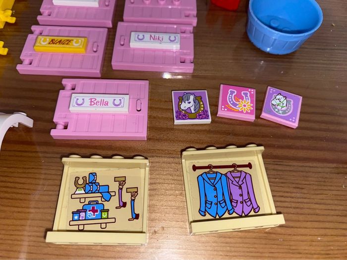 Lot de + de 150 pièces lego sur le thème de l’équitation. - photo numéro 13