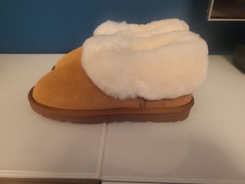 UGG  Tazzelle