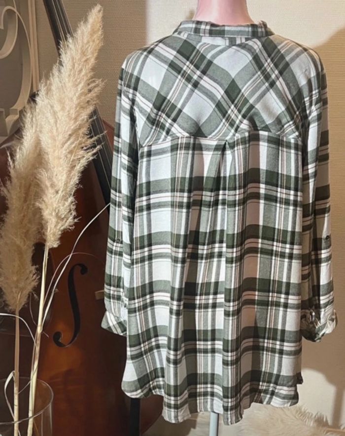 Jolie chemise taille 52 Blanche Porte à carreaux - photo numéro 3