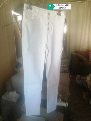 🌸Jean blanc skinny taille haute Taille 15 ans /171 cm Taille 36 cm"Mango" Neuf avec étiquette 🌸