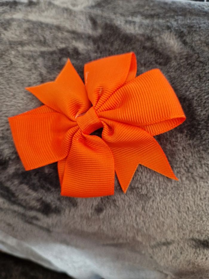 Pince crocodile barrette cheveux bébé enfant fille orange