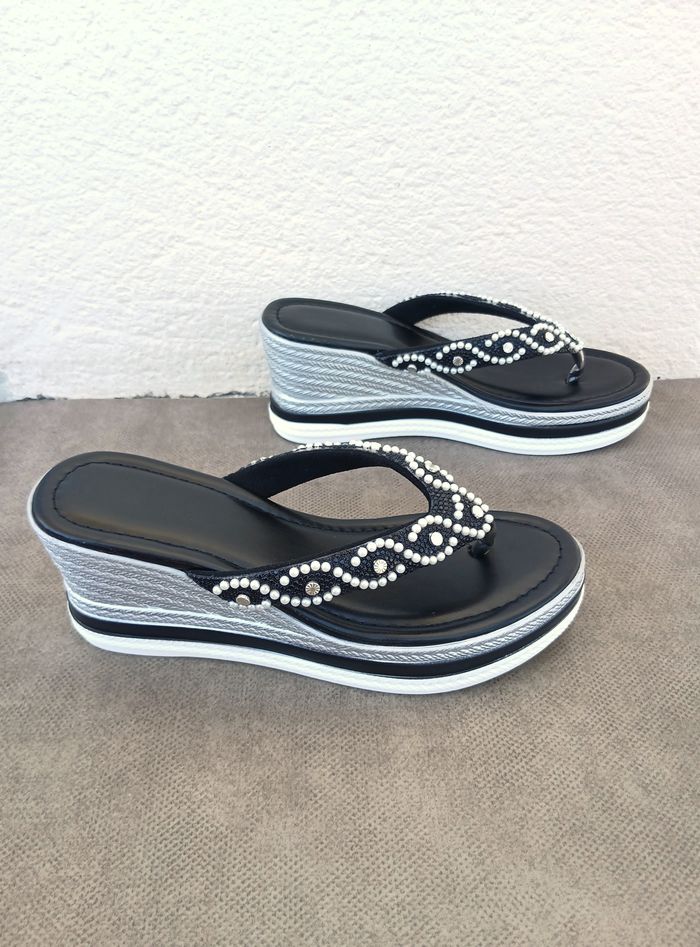 Sandales / Tongs à talon compensé et plateforme, neuves - photo numéro 4