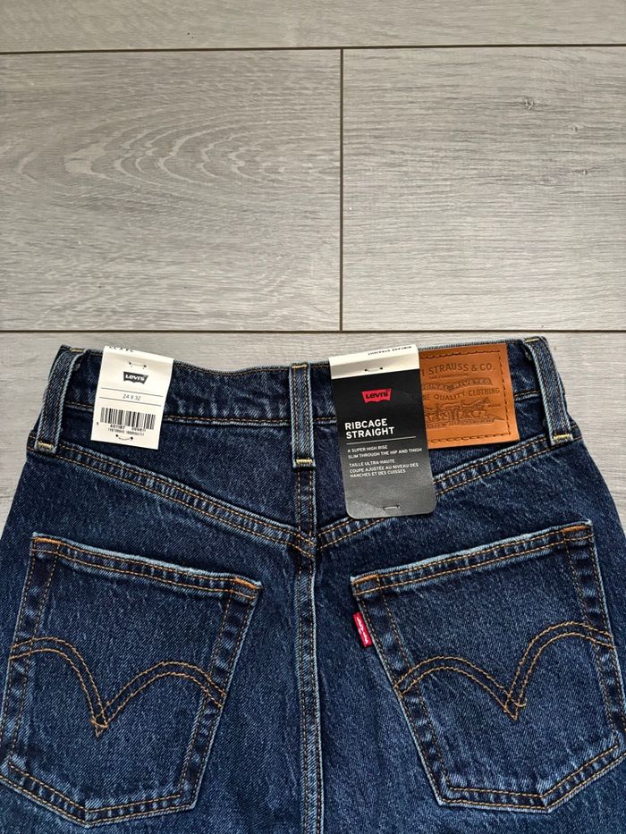 Jean levi’s - photo numéro 3