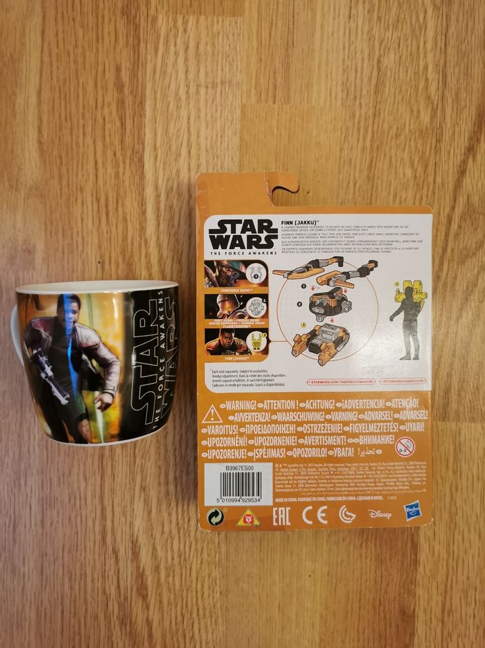 Figurine Hasbro Star Wars Finn The Force Awakens Le Réveil de la Force +Mug Star Wars Rey/Finn Neuf - photo numéro 3