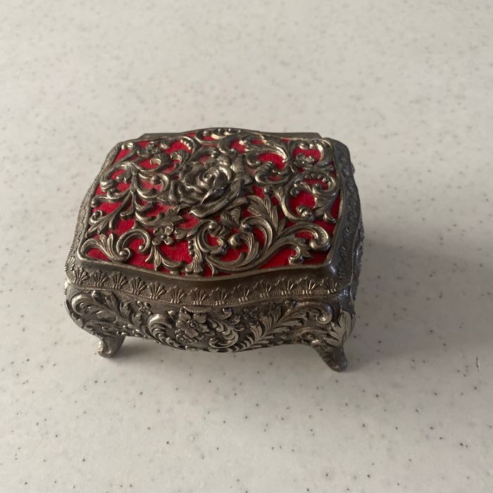 Ancien coffre à bijoux