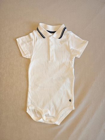Très joli bodies Petit Bateau 12 mois