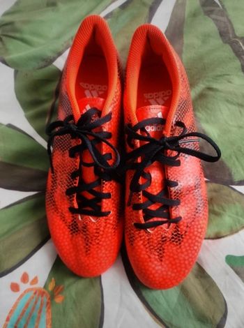 Chaussures à crampons taille 42