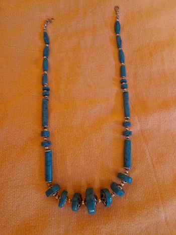 Colier en veritable pierre turquoise