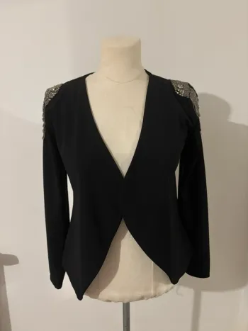 Veste noire avec épaules ornées - Taille S