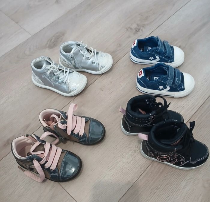 Chaussures bébé fille état neuf taille 20 - photo numéro 3