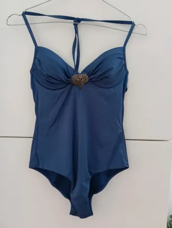 Maillot de bain une pièce bleu irisé
Philippe Matignon