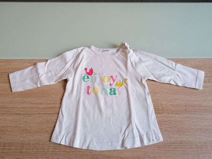 T-shirt longue manche taile 9 mois - photo numéro 2