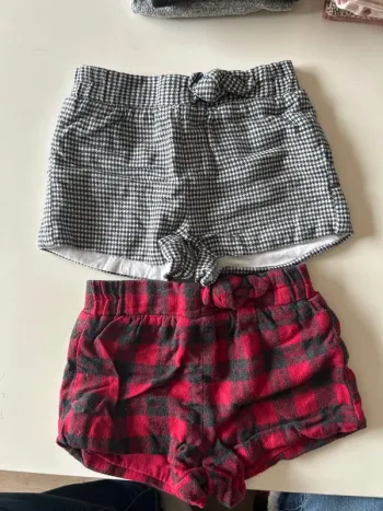 2 shorts 18 mois