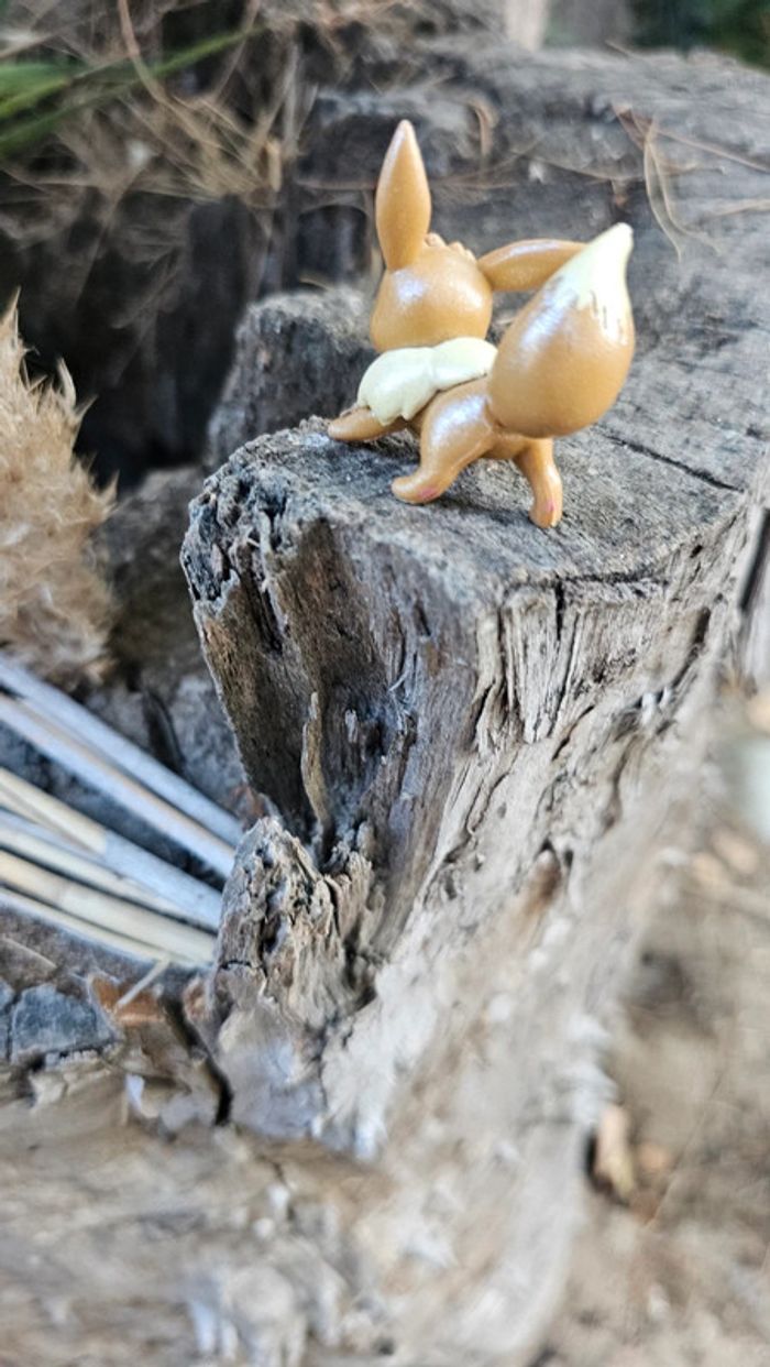 Super figurine Pokemon Nintendo Évoli brillant - photo numéro 3