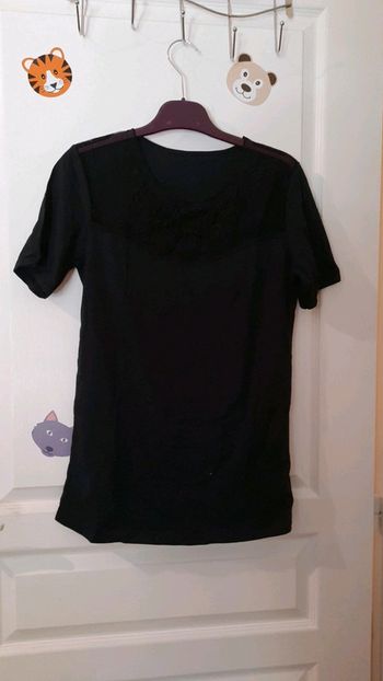 T shirt l'encolure dentelle