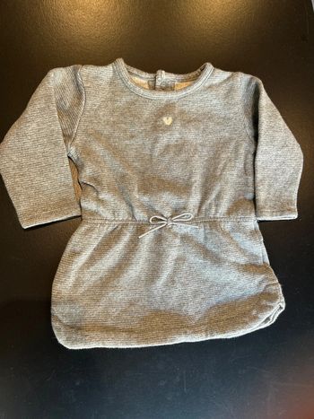 Robe grise à paillette