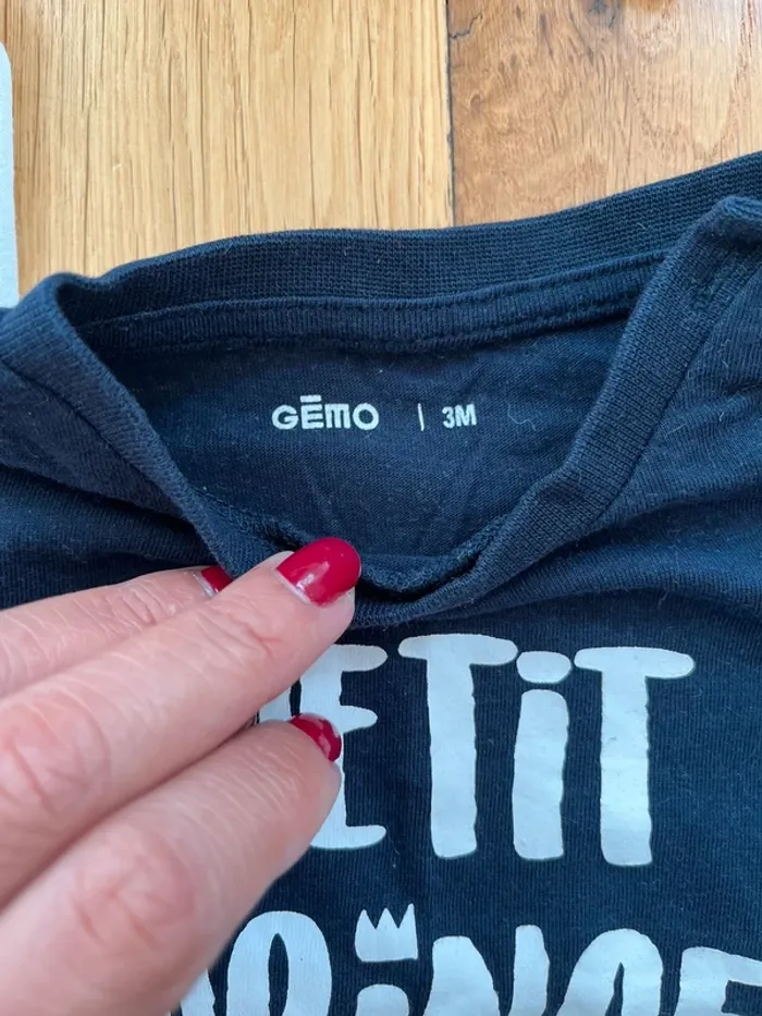 Lot de 2 t-shirts Primark et Gémo - photo numéro 2