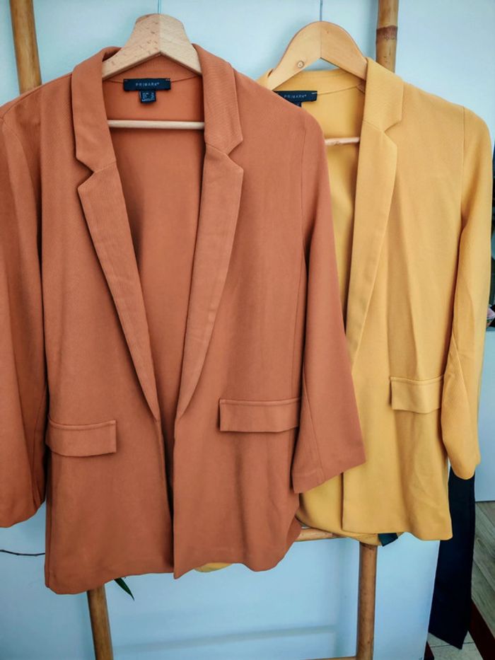 Lot de deux blazers primark moutarde et terracotta rouge foncé