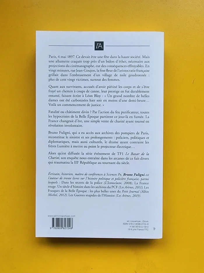 Livre broché "l'incendie du bazar de la charité" de Bruno Fuligni - photo numéro 2