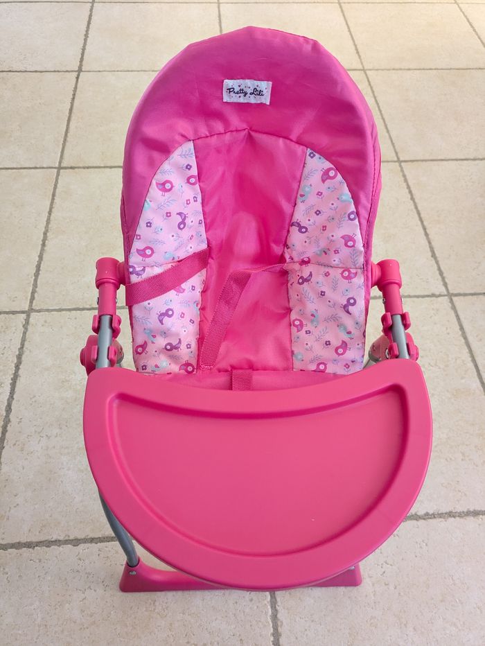 Chaise haute, balancelle et cosy pour poupon
