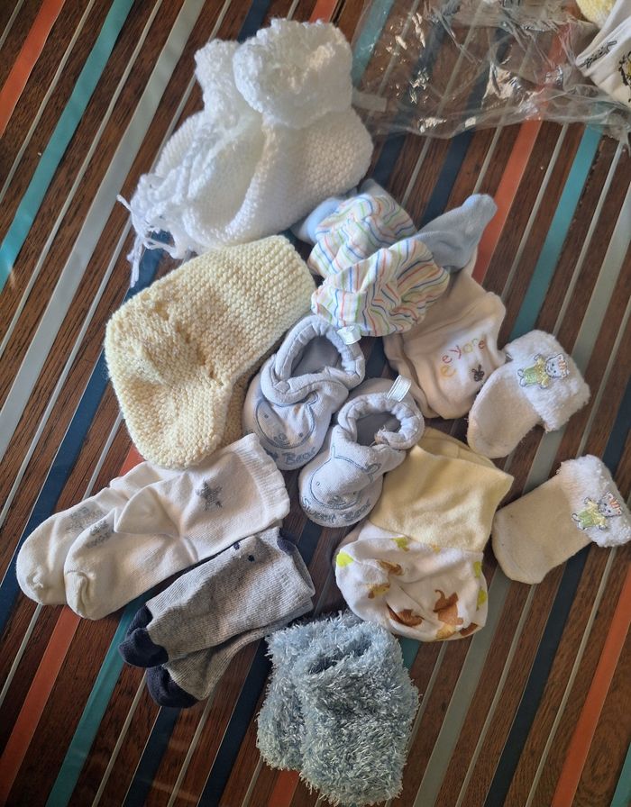 Lot chaussons bébé - photo numéro 2