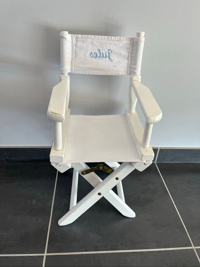Chaise blanche metteur en scène - photo numéro 2