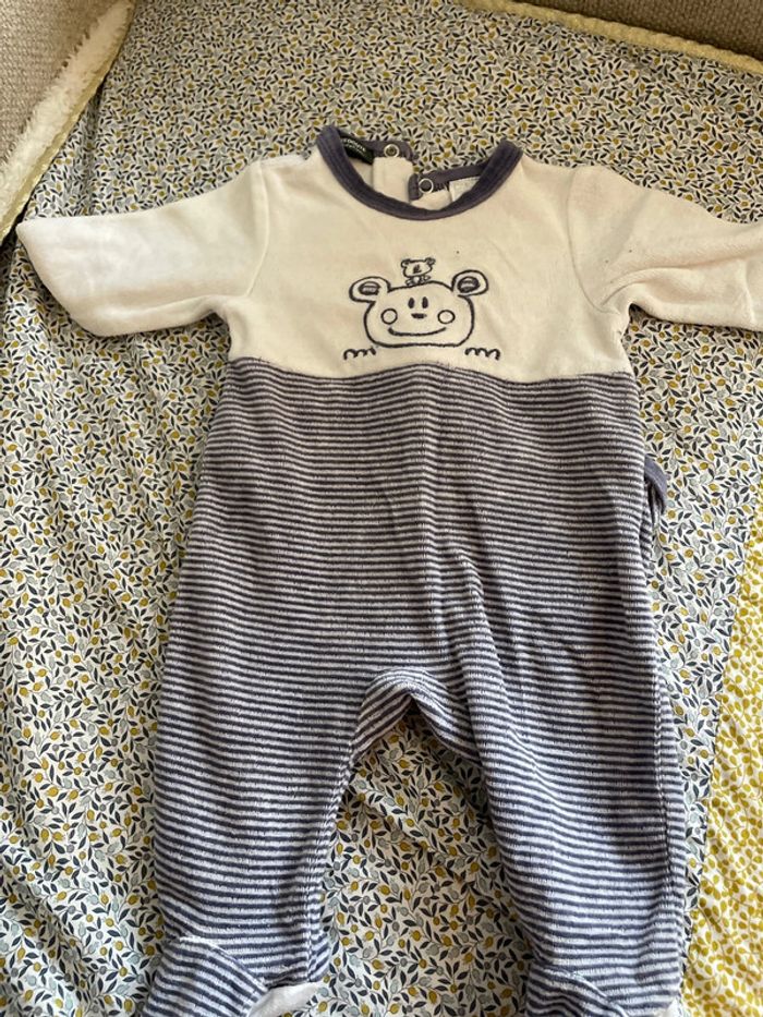 Lot pyjama velours 1/3 mois - photo numéro 3