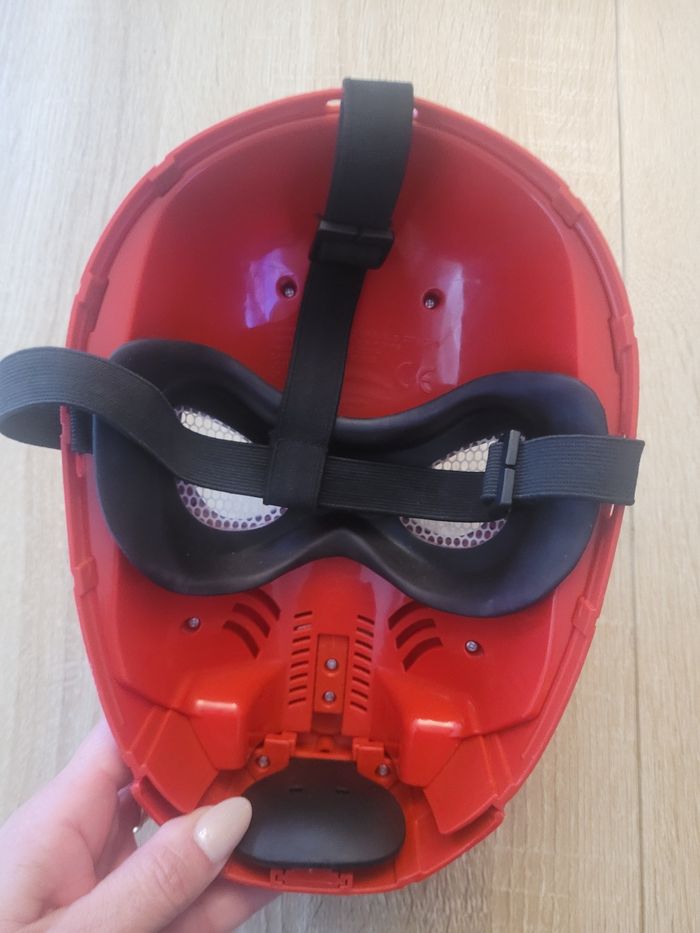 🌼 Masque spiderman expressif - photo numéro 2