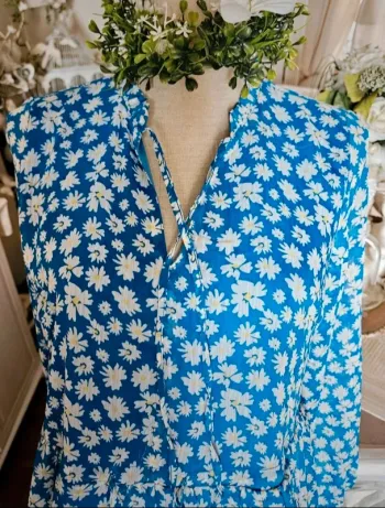Robe bleue fleurie Esmara Taille 38 Neuve