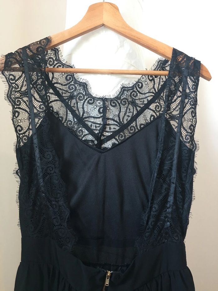 Petite robe noire dentelle dos nu - photo numéro 5