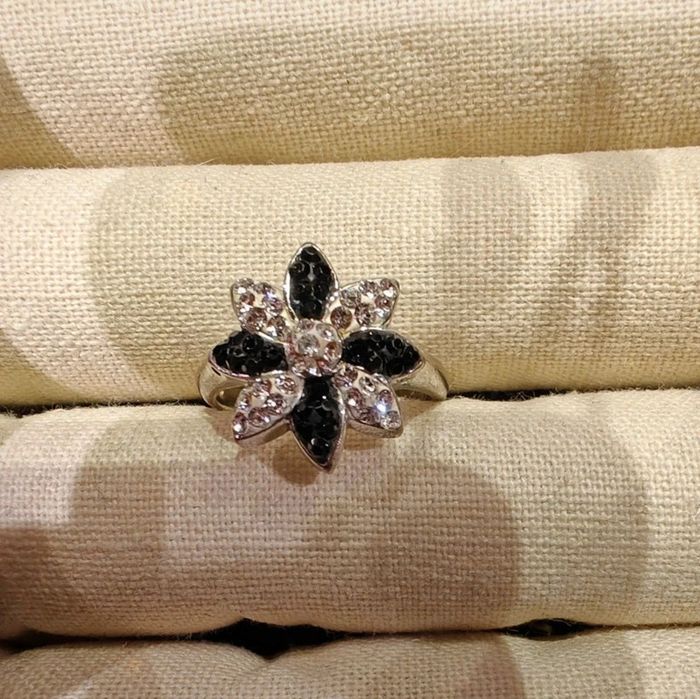 Bague fantaisie fleurs - photo numéro 2