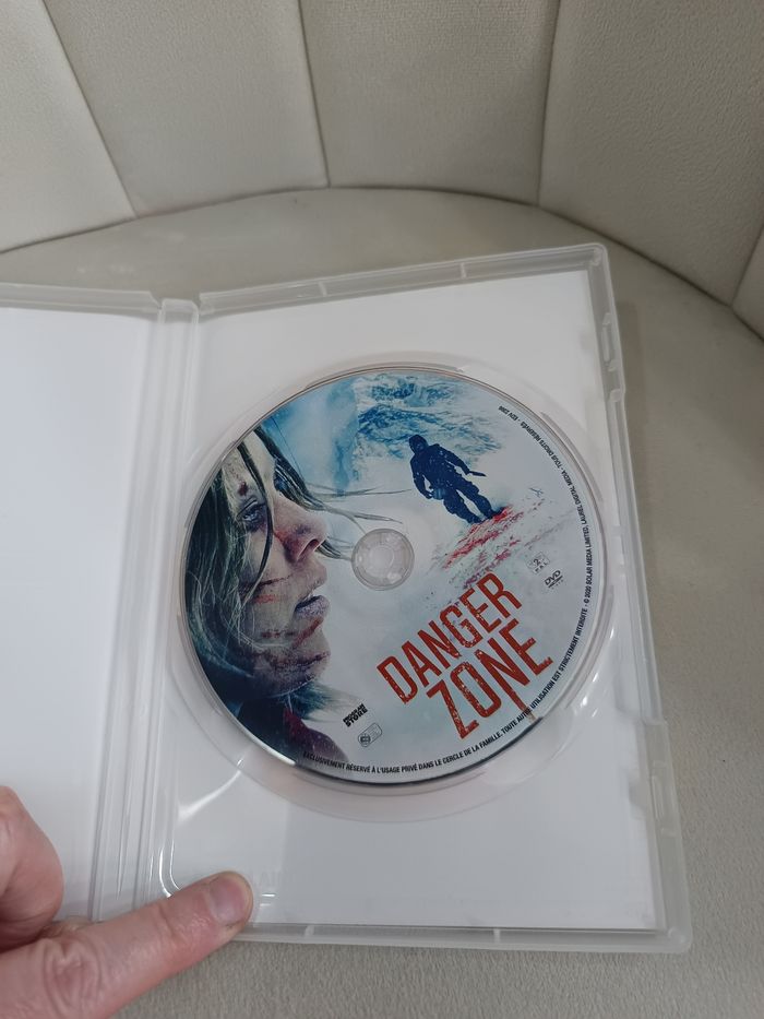 Dvd " Danger Zone " - photo numéro 4