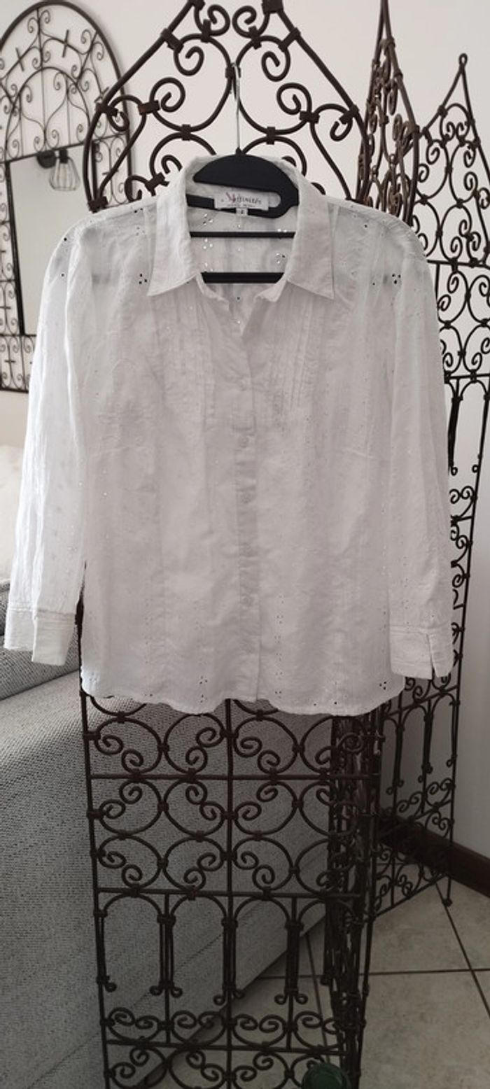 Chemisier brodé Armand Thiery. Taille 2. Très bon état - photo numéro 3