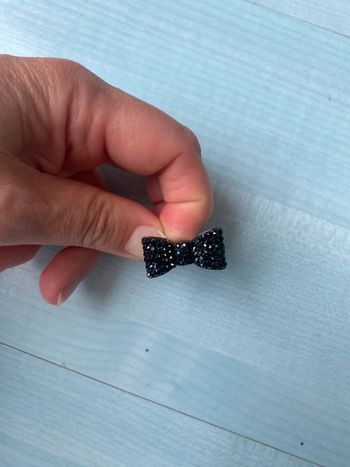 Bague noire noeud strass