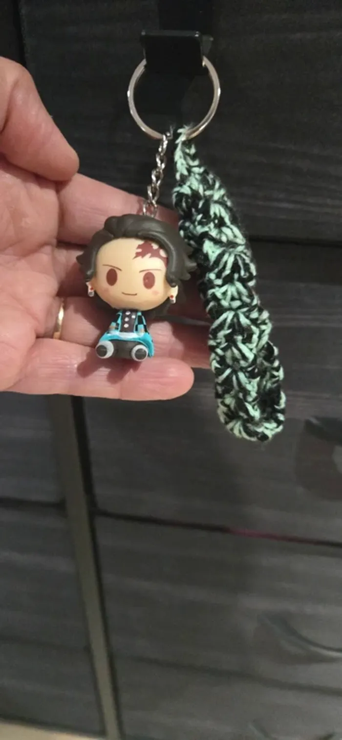 Porte clef Tanjiro Kamado neuf - photo numéro 2