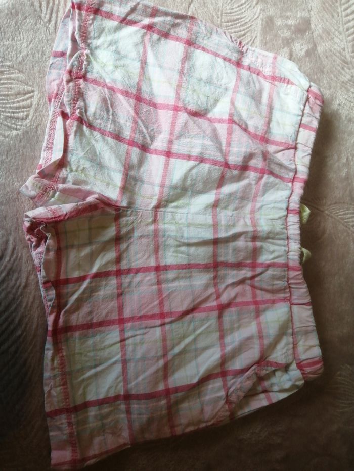 Short léger à carreaux