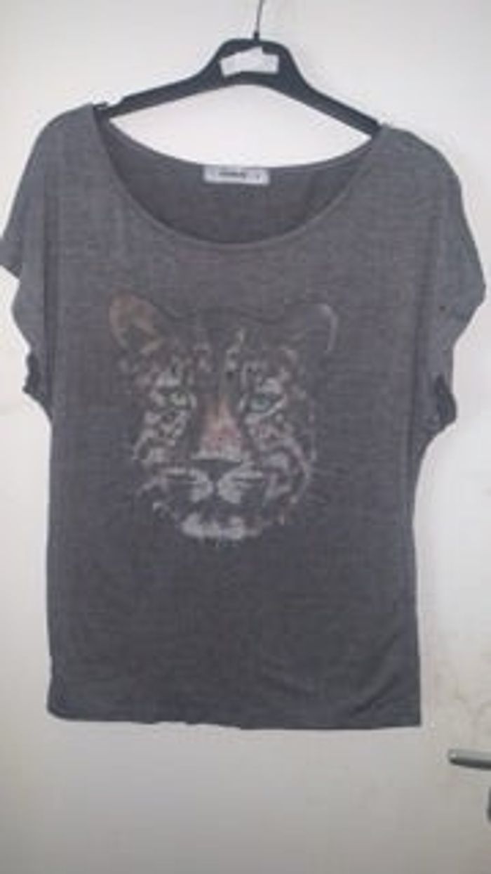 TEE shirt femme taille 2