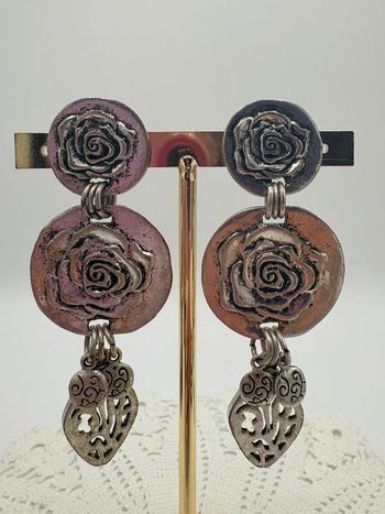 Boucles d’oreilles clip longues roses vintage